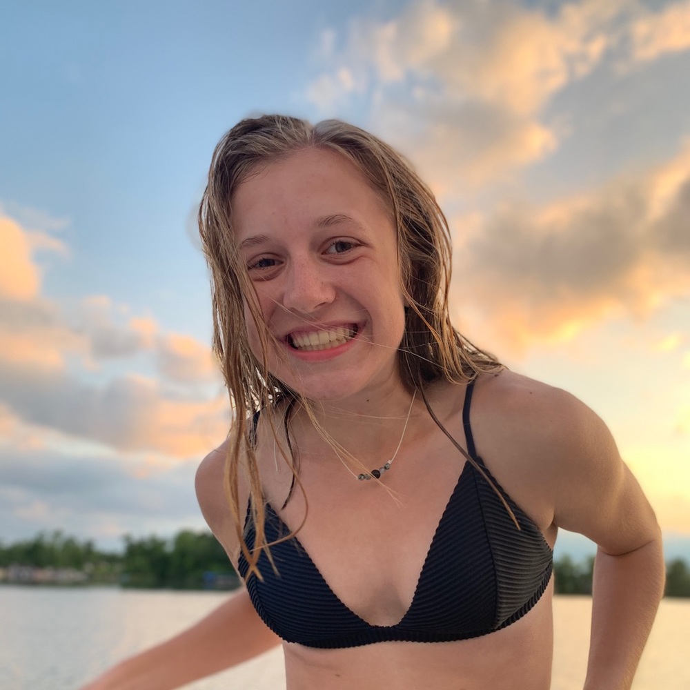 Meet your Posher, Carly